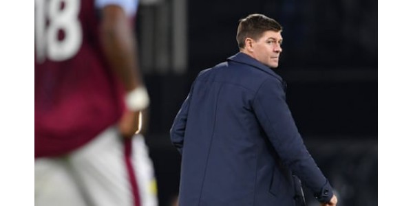 L'entraîneur de Premier League Steven Gerrard limogé